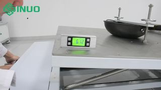 Démonstration de la machine d'essai d'ustensiles de cuisine Équipement de test de stabilité et de déversement
